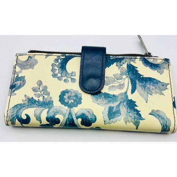 Patricia Nash Nazari Wallet - Picture 3 of 5